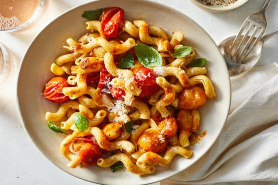 GARLIC TOMATO & CHEESE